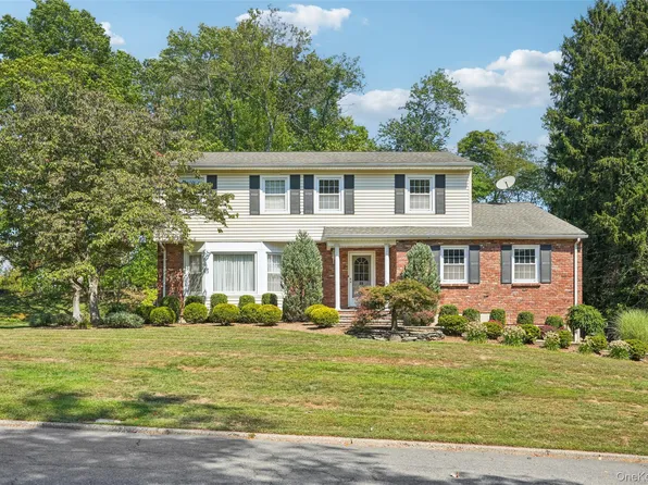 11 Kendall Drive, New City, NY 10956