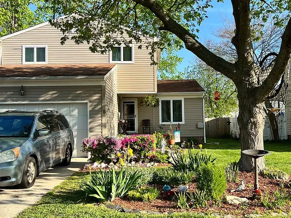 8 Still Harbor Ct, Hampton, VA 23669