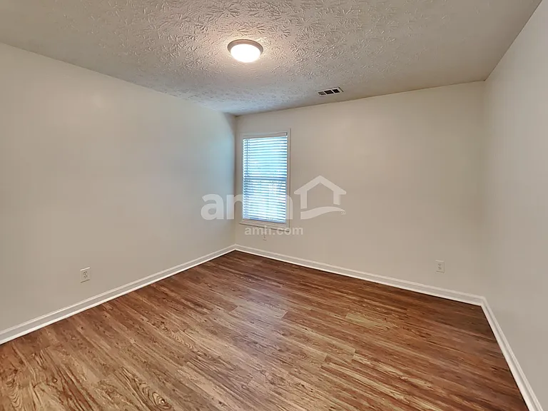 205 Daventry Way — Photo 17