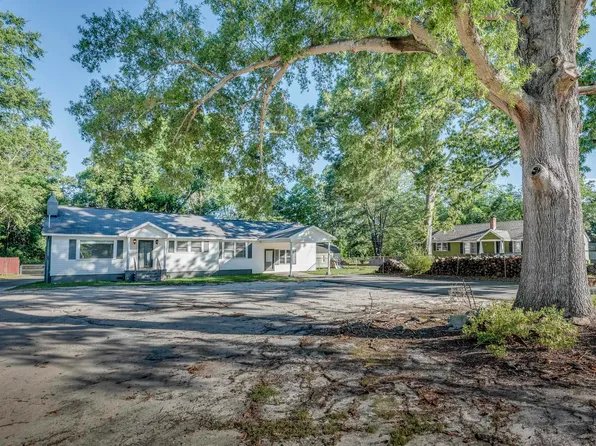 472 Carolina Dr, Spartanburg, SC 29306