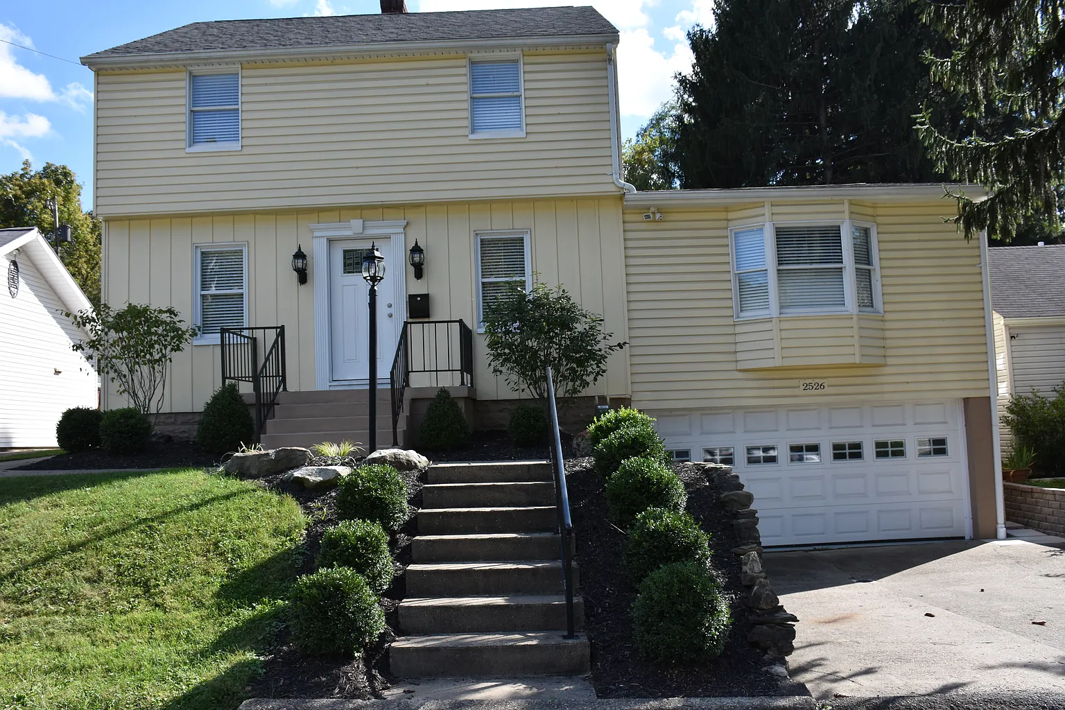 Poplar Ave photo 1
