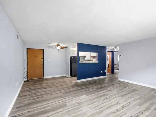 101 S Rocky River Dr, Berea, OH
