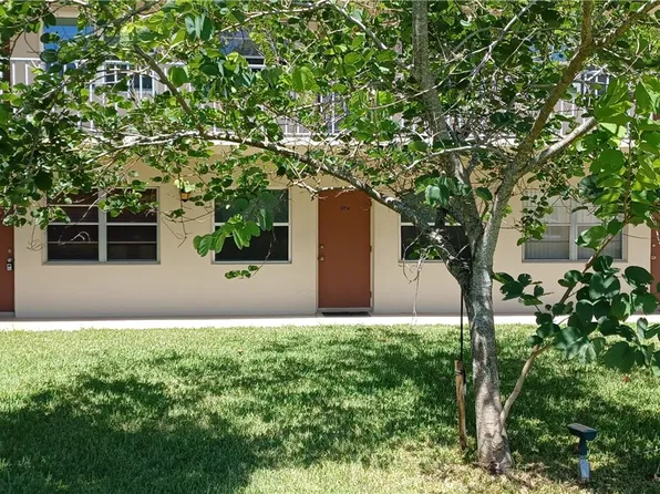 25 Vista Gardens Trl APT 104, Vero Beach, FL 32962