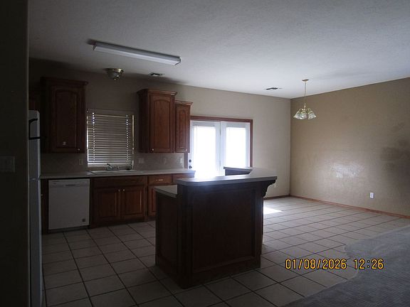 5th image of 3711 NE Bradford St