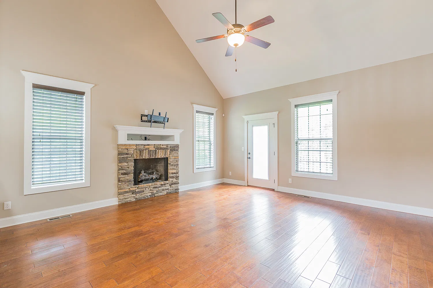 7388 Lazy Brook Court - 1 — Photo 4