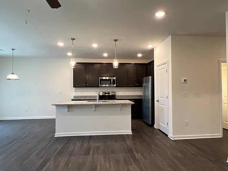 6045 Haddington Dr — Photo 5