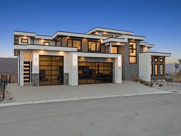 1102 Carnoustie Dr, Kelowna, BC V1P 1T1