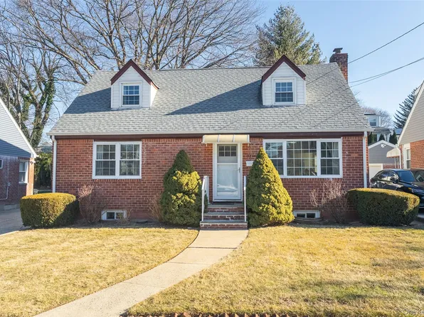 57 Chaffee Avenue, Albertson, NY 11507