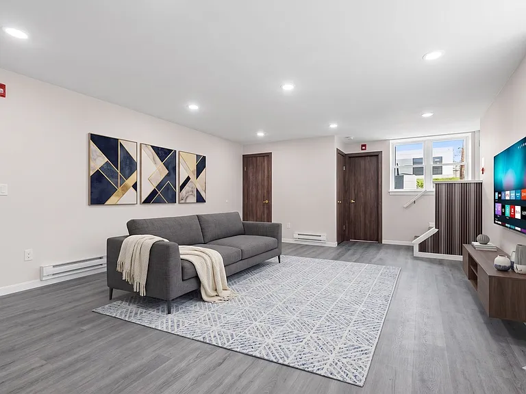 1863 W Nedro Ave — Photo 10