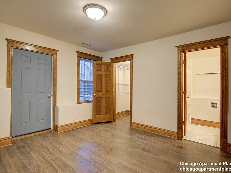1817 N Clybourn Ave #1 — Photo 2