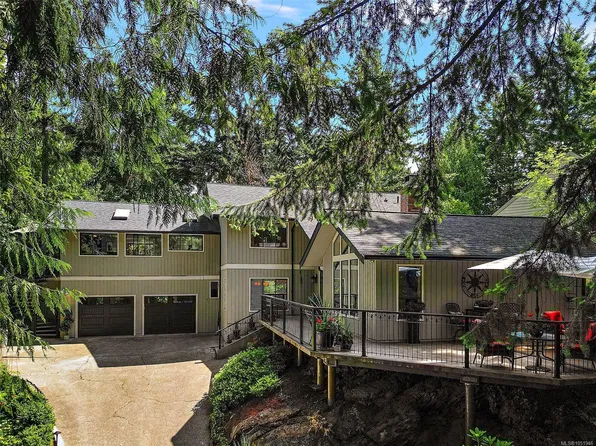 10936 Boas Rd, North Saanich, BC V8L 5J1