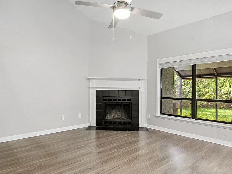 Peninsula at Northwood — Photo 11