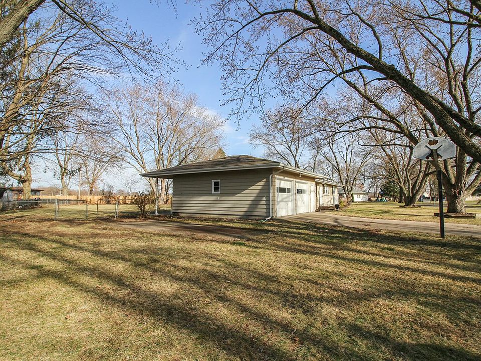 1133 Blossom Dr, Three Rivers, MI 49093 | Zillow