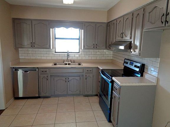5th image of 4100 Pebble Creek Dr
