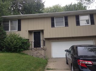 724 Keswick Dr, Iowa City, IA 52246