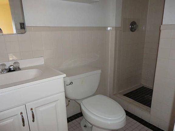 2nd image of 1547 Sandalwood Dr