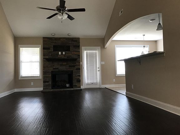 5th image of 79 Anderson Pl