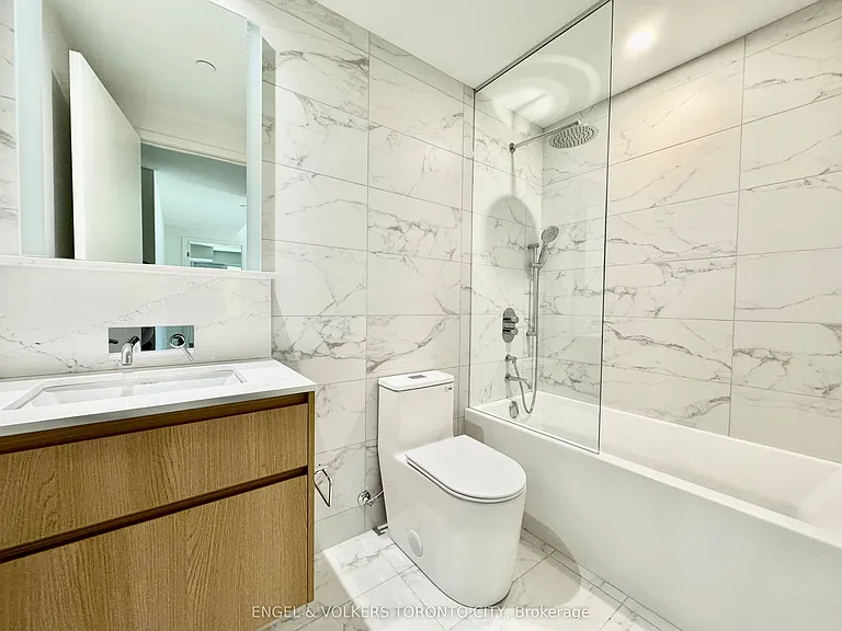 322 Dupont St #207 — Photo 8