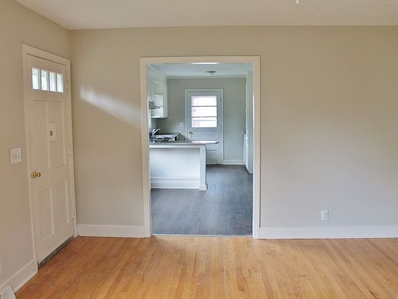 4th image of 1607 Elliott Ave