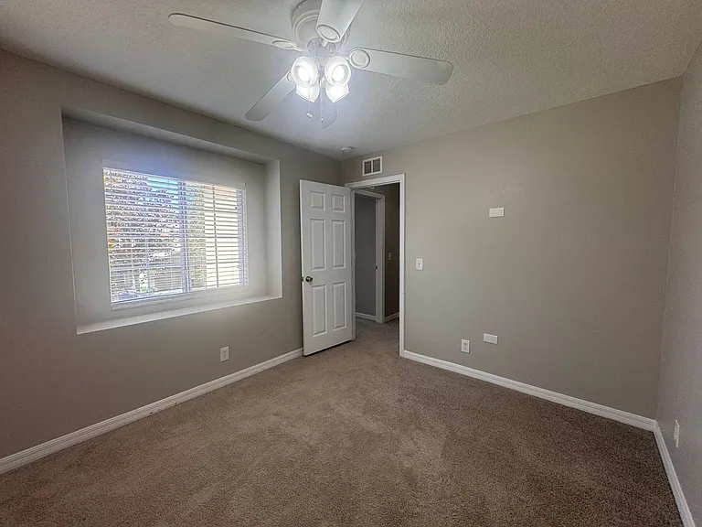 4580 Limerick Dr — Photo 25