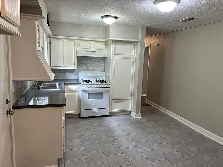9505 Everglade Dr — Photo 12