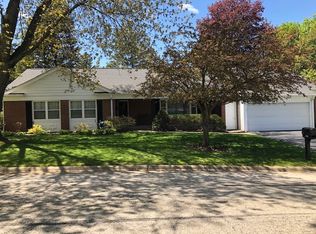 1704 Old Orchard Rd, Rockford, IL 61107