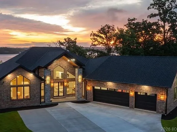 1254 Darwin Dr, Osage Beach, MO 65065