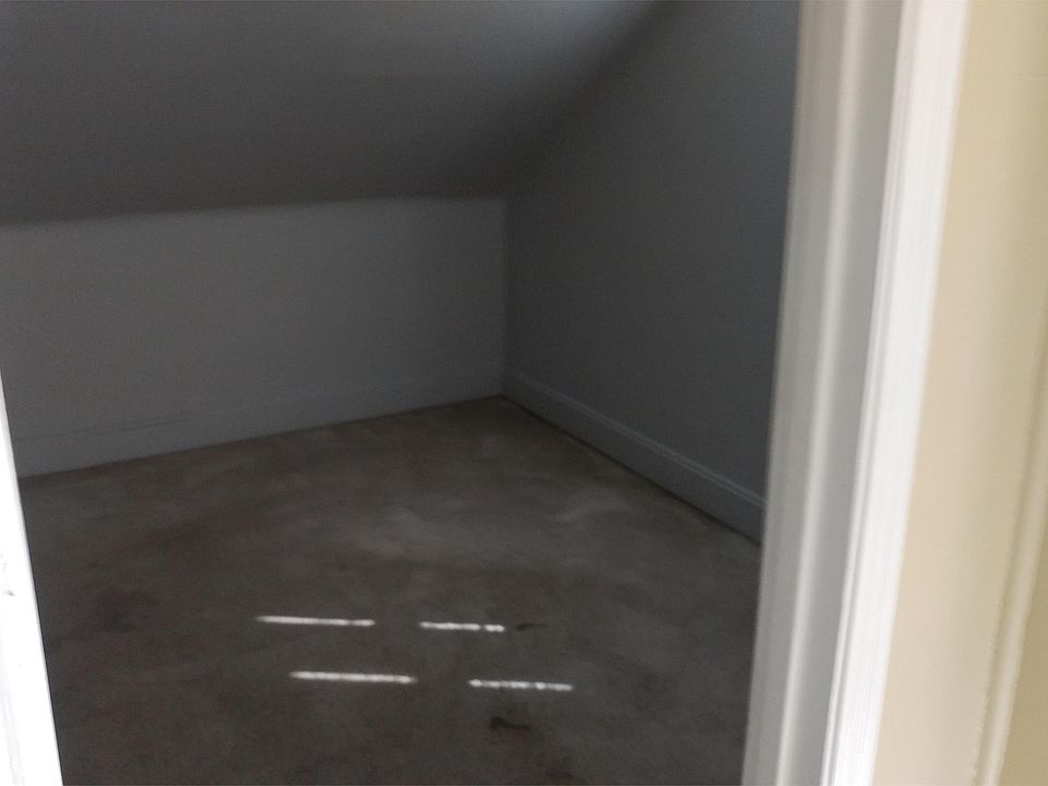 2nd image of 1351A N Hawley Rd