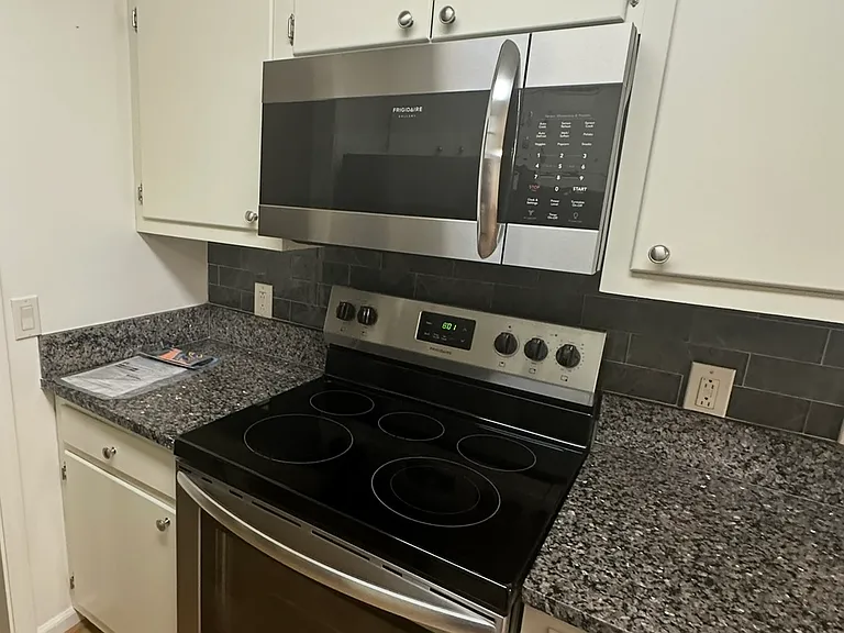 2905 Burch Ave #7 — Photo 14