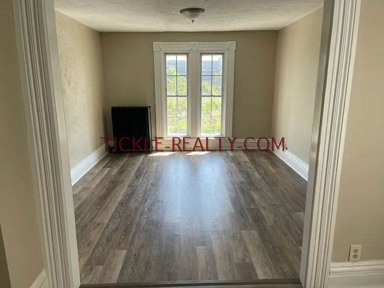20 Tracy St — Photo 2
