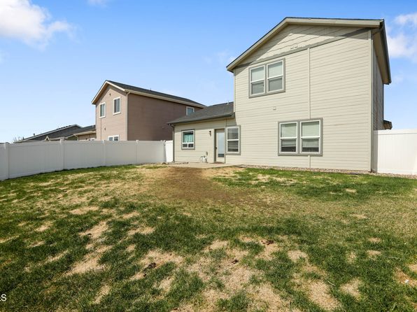 3411 34th St W, Williston, ND 58801