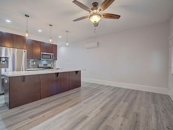 5th image of 418 S St