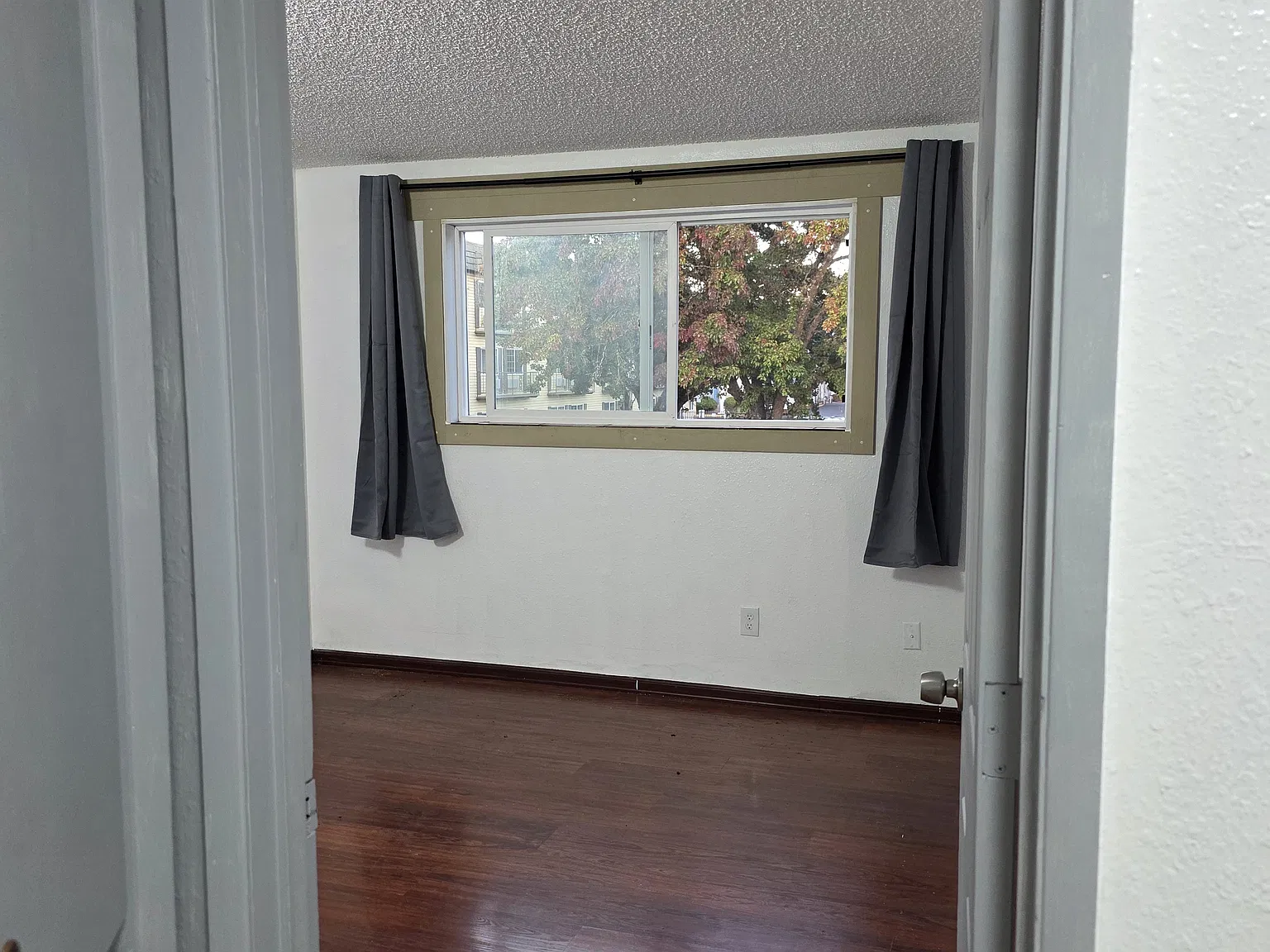 2 bed, 1010 sqft, $1,400 — Photo 4