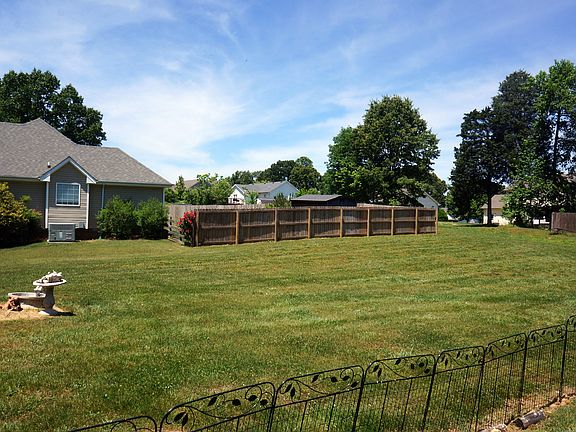 4th image of 445 Wooten Road