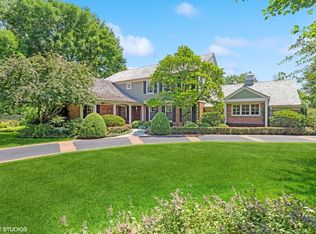 455 Valley Rd, Lake Forest, IL 60045