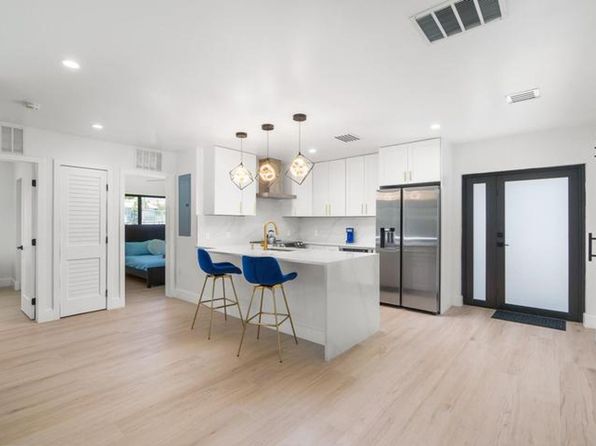 303 De Carie St #303