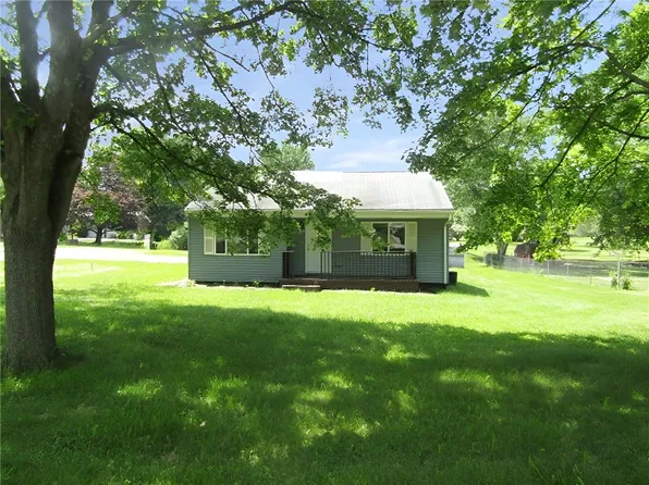 140 Knowlson Ave, Beaver Falls, PA 15010