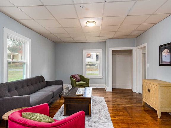 5th image of 303 Wilson Ave