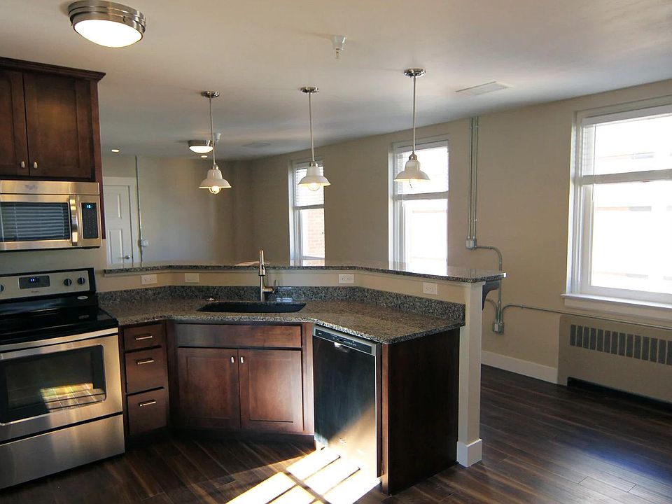 2nd image of 623 S Wolcott St #213
