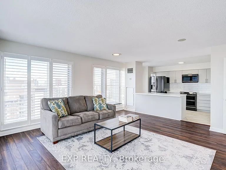 210 Victoria St #Penthouse 09 — Photo 6