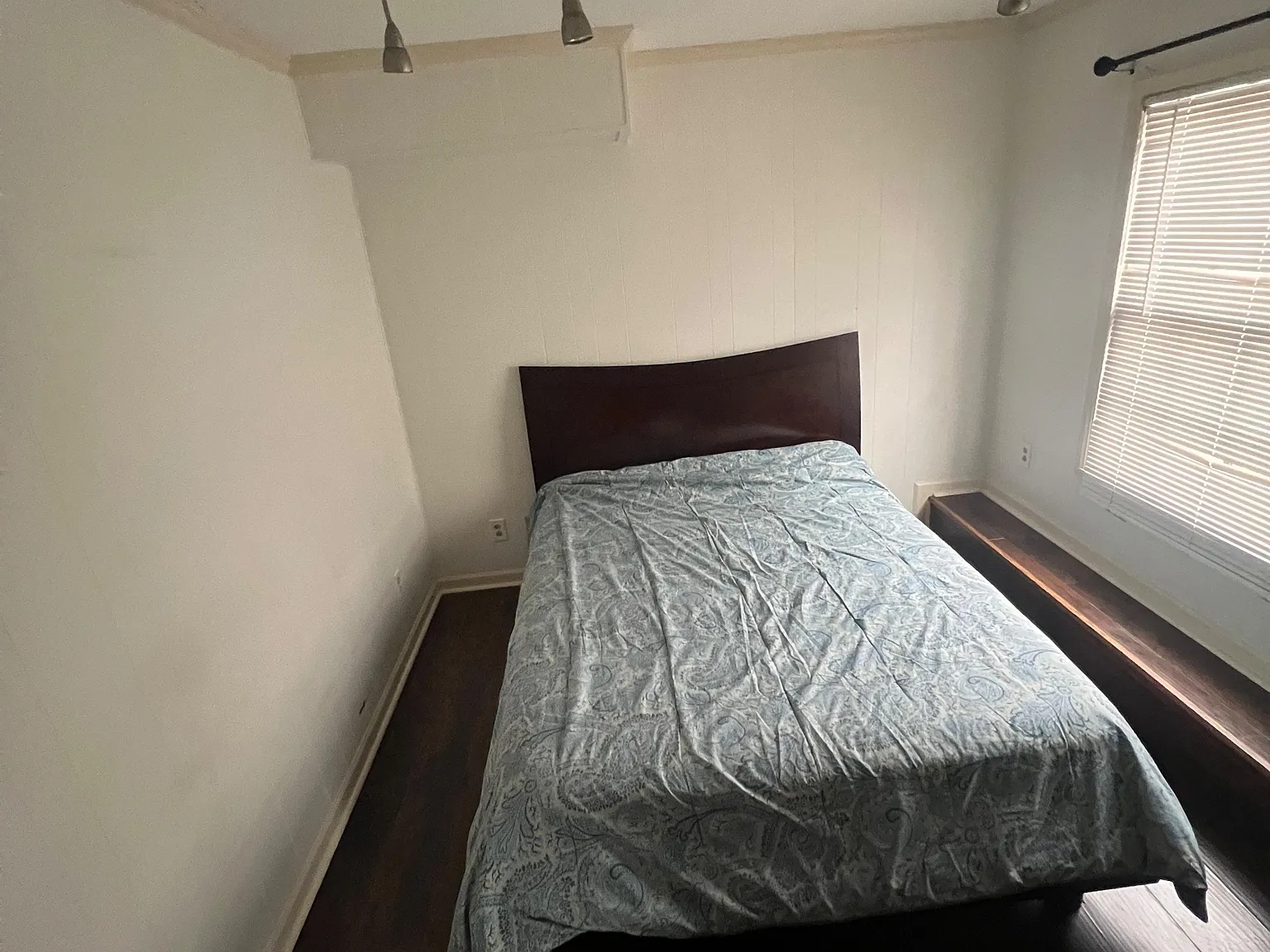 1 bed, 1.0 bath, 1357 sqft, $910 — Photo 2