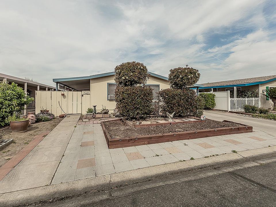 1st image of 17423 Bluewater Bay Ln