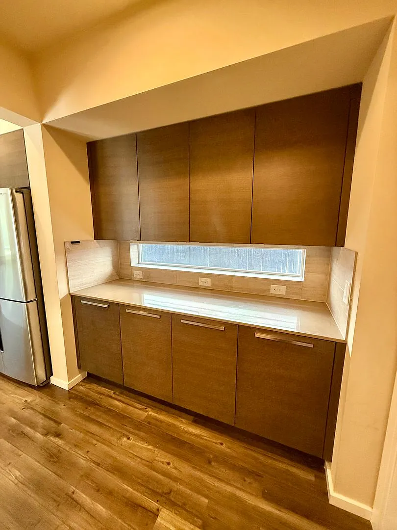 Stylish 4-Bed, 4-Bath Luxury Home — Photo 4