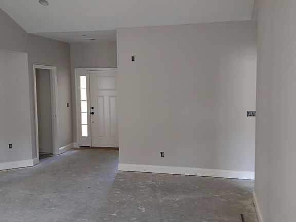 4th image of 210 Mountain Brook Dr NE