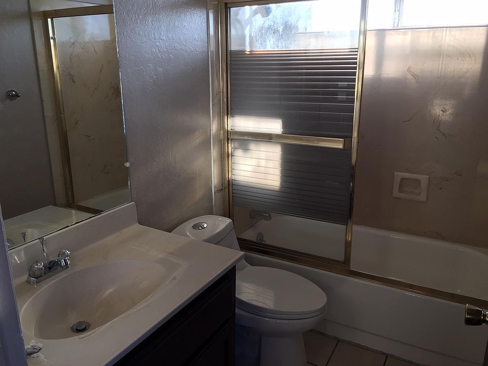 1st image of 16693 Los Banos St