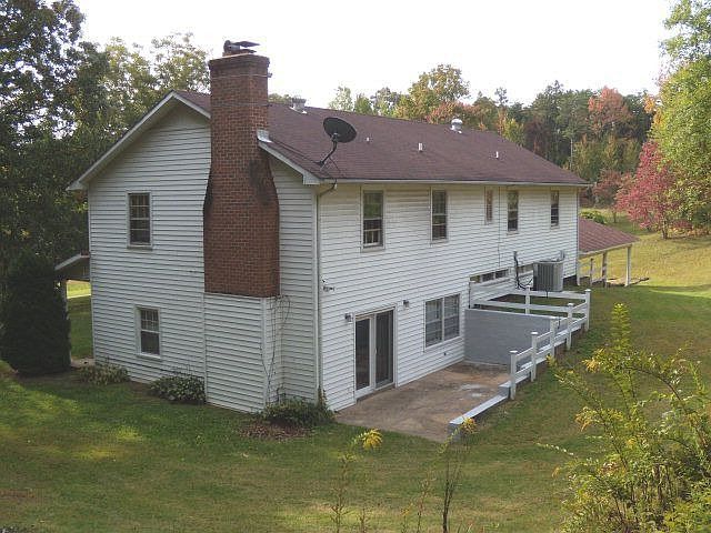 2nd image of 1265 B Jones Rd