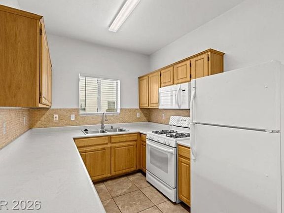 4th image of 5650 E Sahara Ave