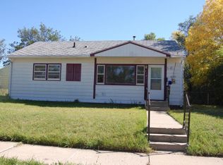 712 14th Ave W, Williston, ND 58801