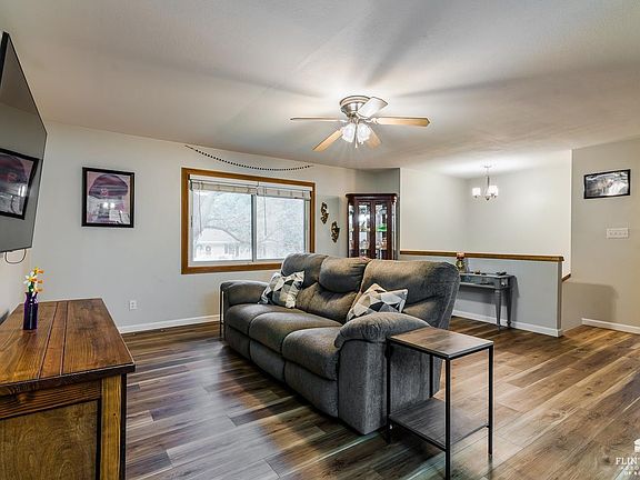 2nd image of 3216 Ella Ln