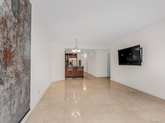 4th image of 50 E Hartsdale Ave APT 3V